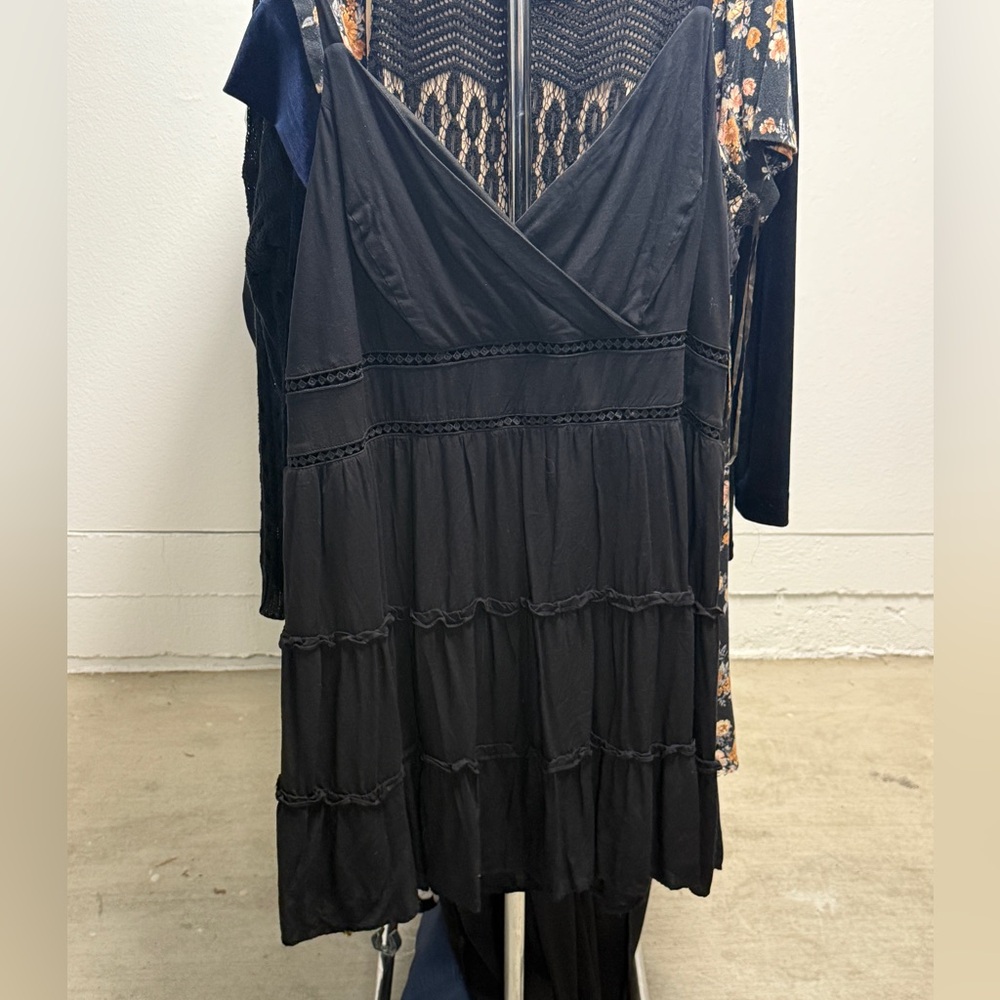 Elegant Black Sleeveless Dress